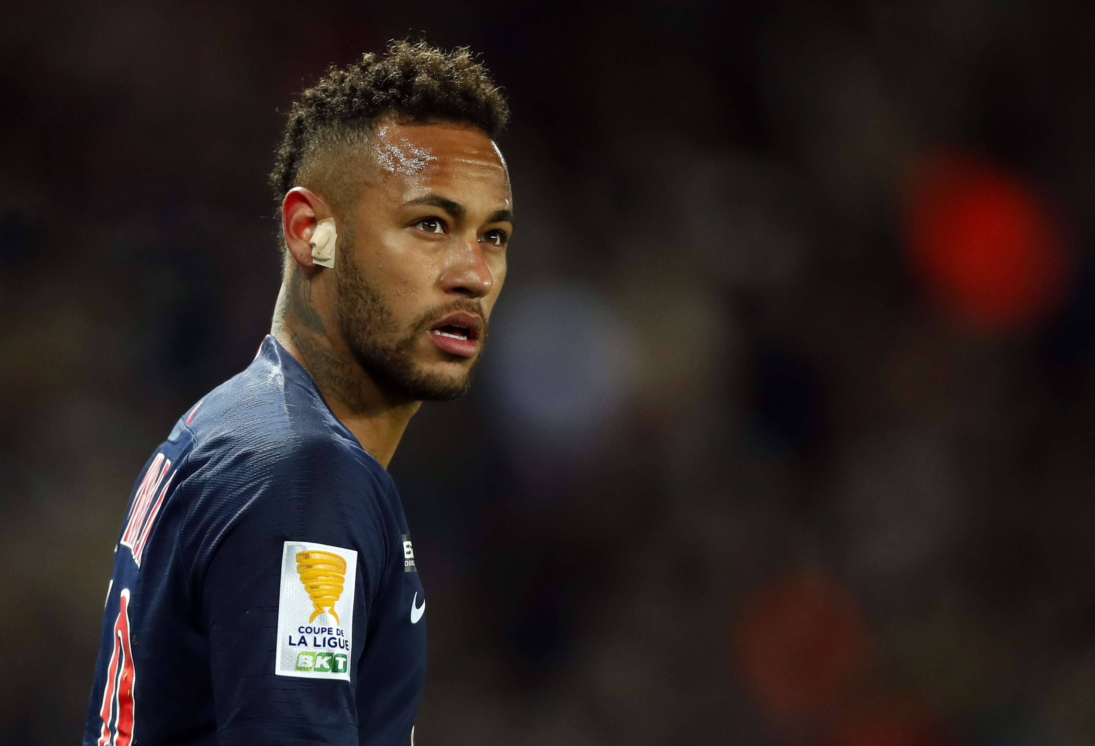 超强表现并 超强表现并