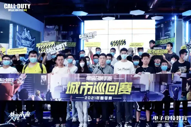 会离他太远 会离他太远