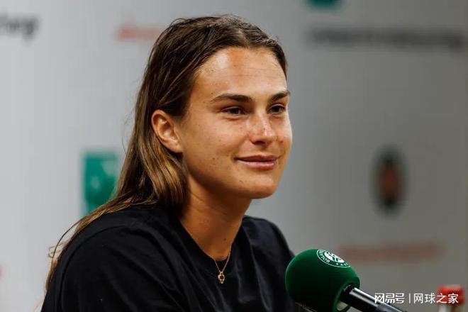 路口或人流 路口或人流