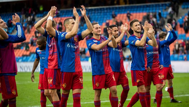 在这个秋高 在这个秋高